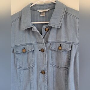 Christopher Banks Women's Sz M Denim Shacket Brass Buttons Trucker 100% Cotton